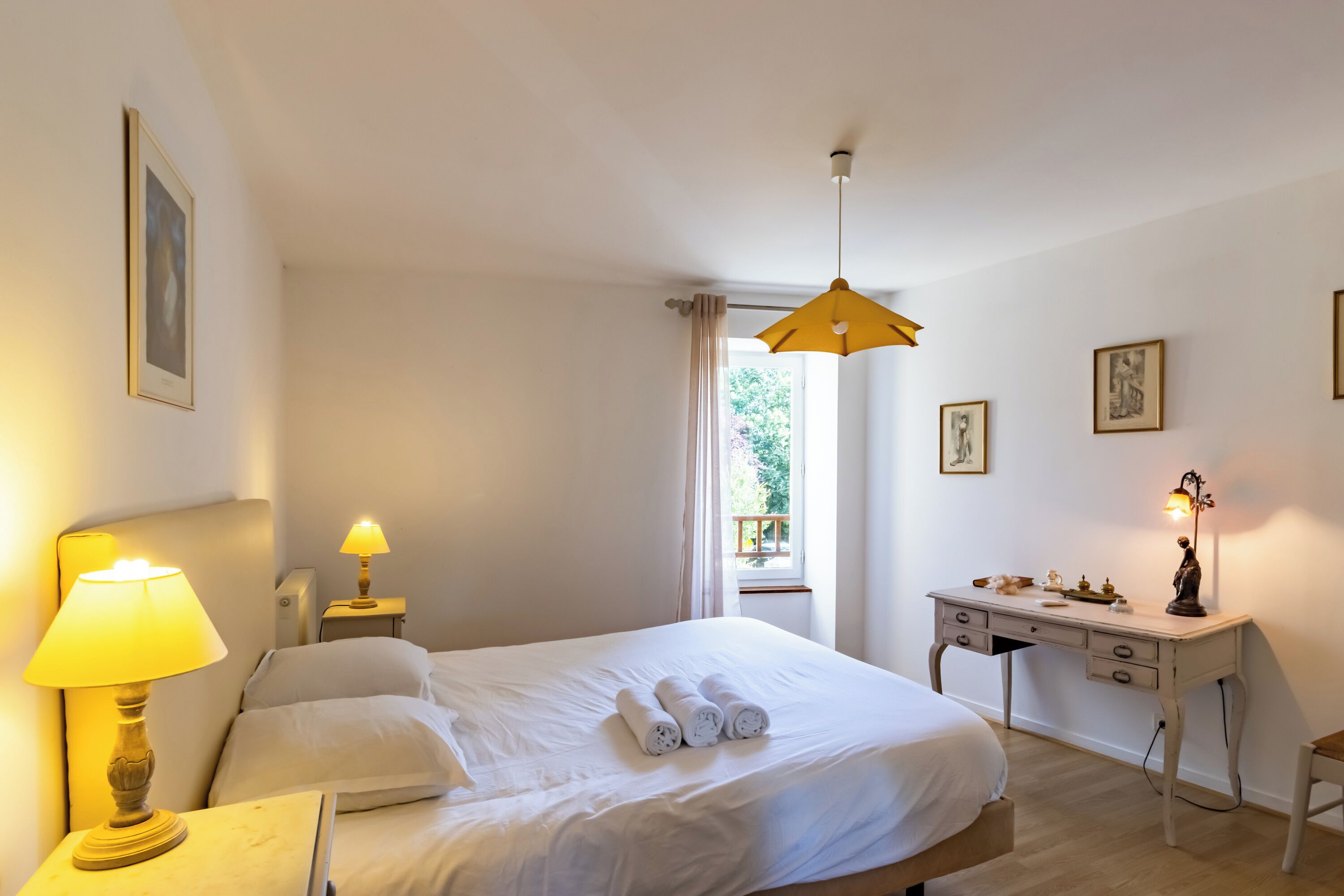 4 habitaciones, tabla de planchar con plancha y wifi gratis 