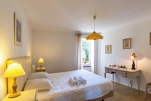 4 chambres, fer et planche à repasser, Wi-Fi gratuit