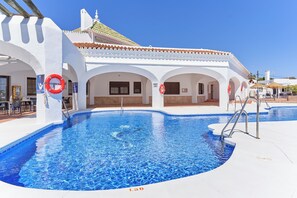 Pool - Apartment 'Sea View Nerja' with Shared Pool, Wi-Fi and Air Conditioning (Nerja)