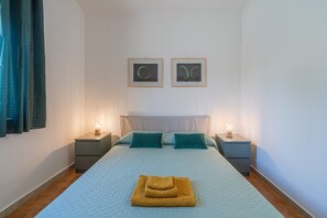 2 bedrooms, iron/ironing board, free WiFi, bed sheets - Villa 'Nonna Anna' with Above-Ground Pool, Private Terrace and Wi-Fi (Siracusa)