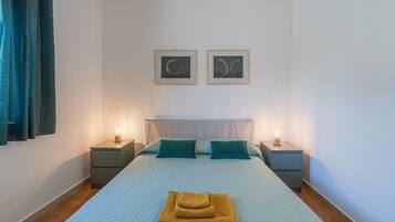 2 slaapkamers, een strijkplank/strijkijzer, gratis wifi, beddengoed