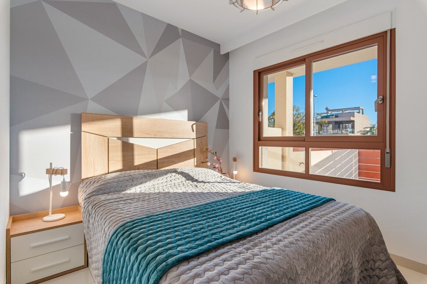 3 habitaciones, tabla de planchar con plancha y wifi gratis 