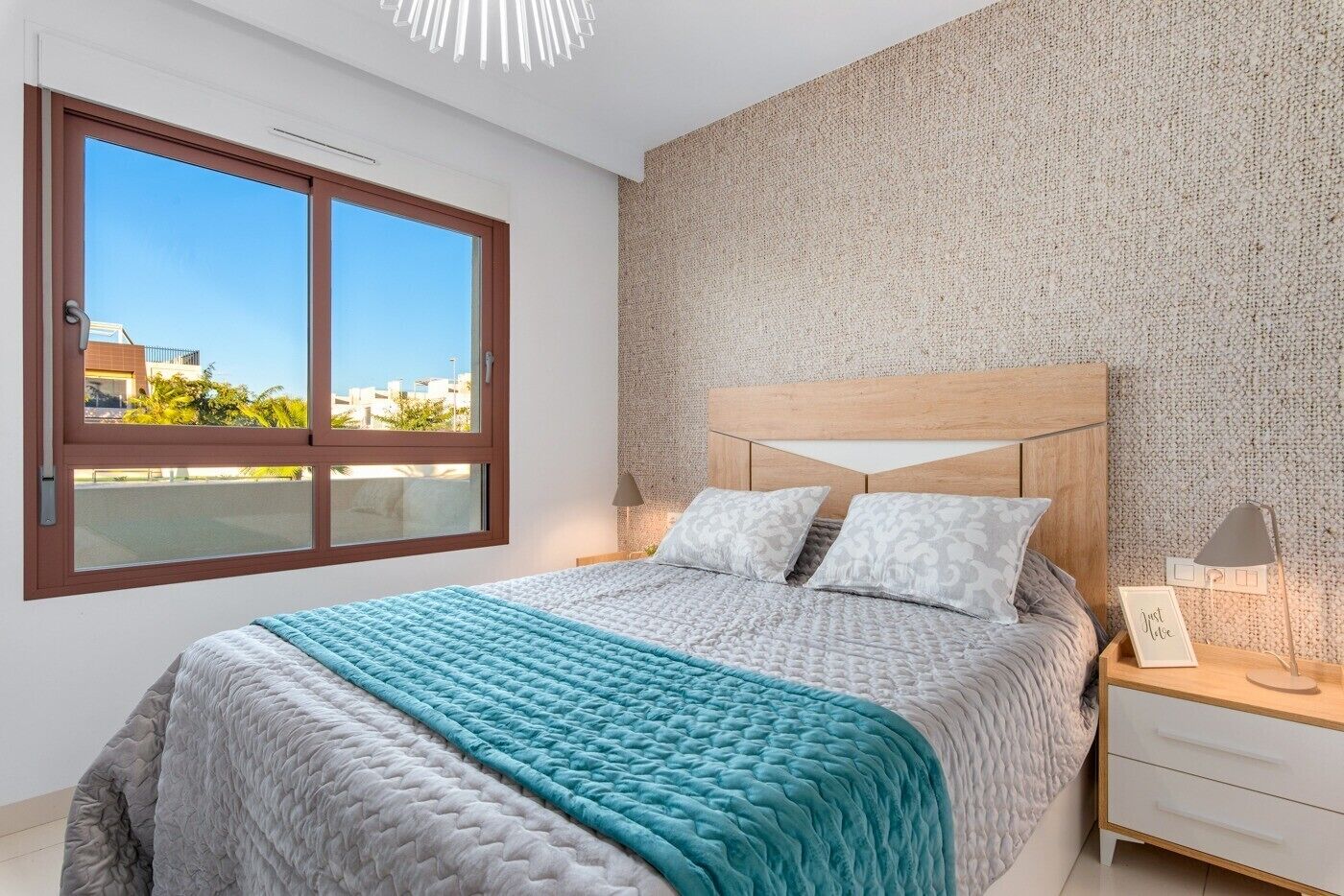 3 chambres, fer et planche à repasser, Wi-Fi gratuit, draps fournis