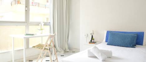 3 makuuhuonetta, silitysrauta/-lauta, ilmainen Wi-Fi, vuodevaatteet