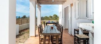Casa de vacaciones 'Casa Es Vedrà' con vistas al mar, Wi-Fi y aire acondicionado