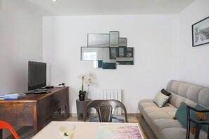 Télévision, cheminée