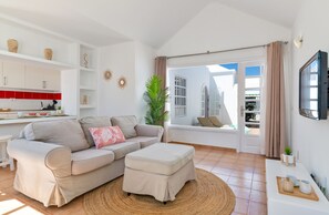 TV - 'Alma Ocean View' with Sea View, Shared Pool and Wi-Fi (Puerto del Carmen)