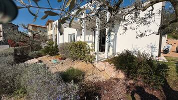 Enceinte de lâhĂ©bergement