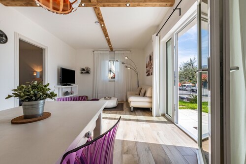 Apartment 'Ai Colli country view apartment  ' with Private Terrace and Wi-Fi