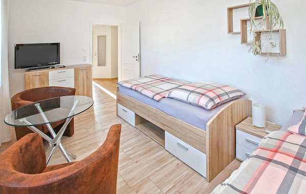 2 Schlafzimmer, Reisekinderbett, kostenloses WLAN, Bettwäsche