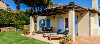Apartment 'Casa Rose' with Sea View, Wi-Fi and Air Conditioning