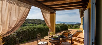 Appartamento 'Casa Marino' con vista mare, Wi-Fi e aria condizionata