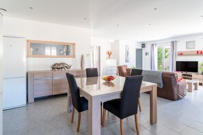 Dining - Holiday Home “Villa De Maithe” with Private Terrace, Wi-Fi and Air Conditioning (Sernhac)