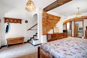 2 bedrooms, bed sheets