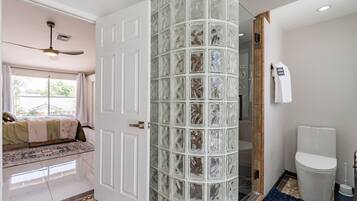 4 多间卧室、办公桌、旅行婴儿床、免费 WiFi