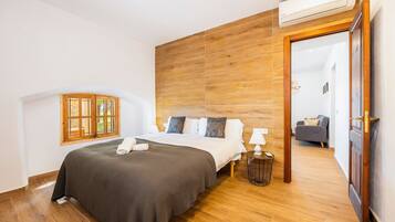 3 dormitorios, tabla de planchar con plancha, wifi gratis y ropa de cama