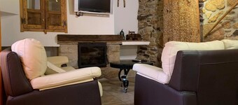 Holiday Home 'Casa Rural La Vertedera 3' with Private Terrace, Balcony and Air Conditioning