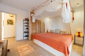 3 makuuhuonetta, silitysrauta/-lauta, ilmainen Wi-Fi, vuodevaatteet