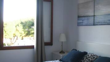 1 bedroom, iron/ironing board, bed sheets