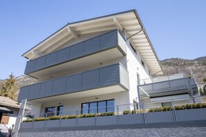 Exterior - Apartment 'Residence Soleluna - Orsa Minore' with Mountain View, Shared Terrace and Wi-Fi (Roisan)