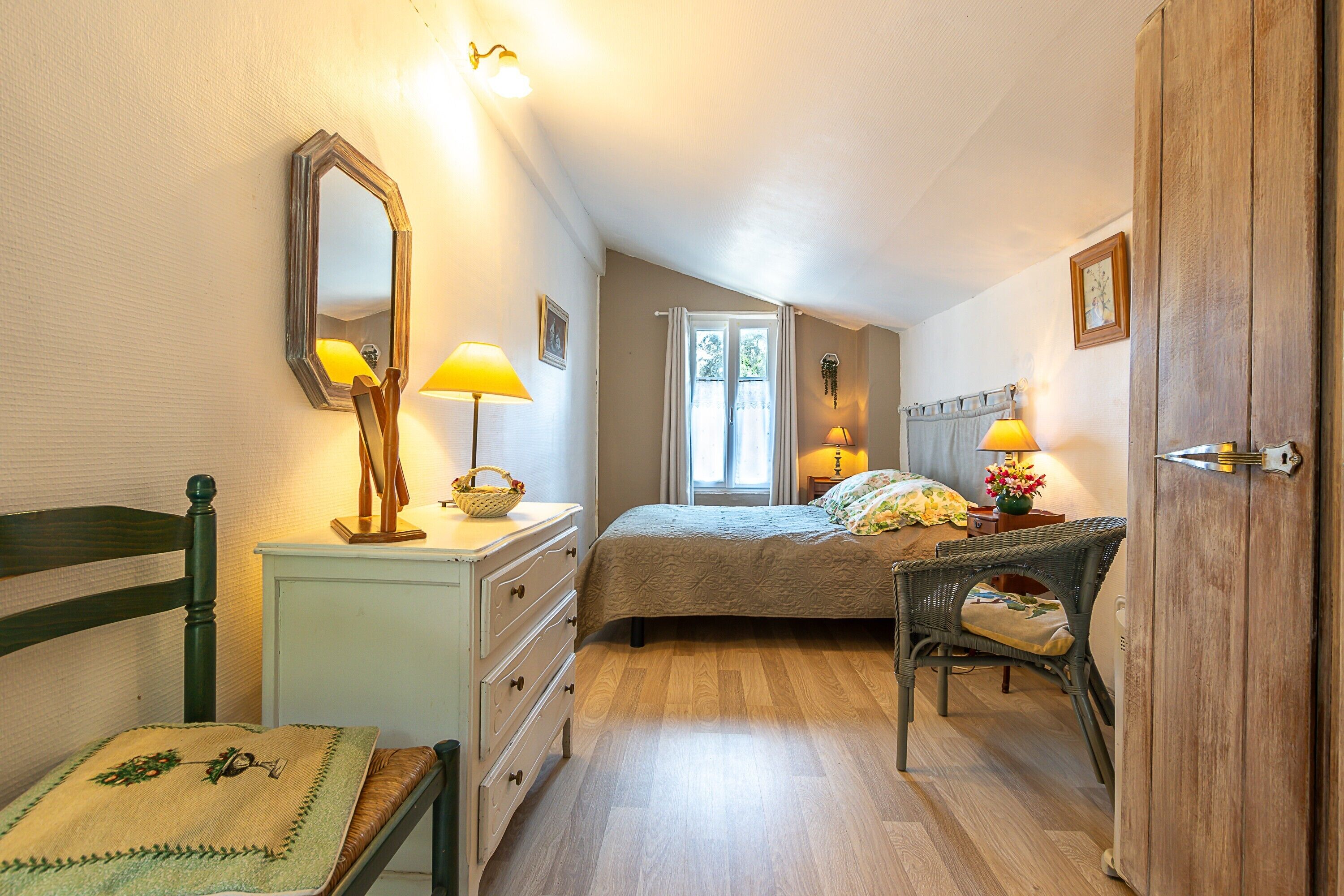 1 quarto, ferros/tábuas de passar roupa, Wi-Fi de cortesia