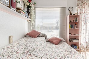 5 chambres, fer et planche à repasser, Wi-Fi gratuit, draps fournis