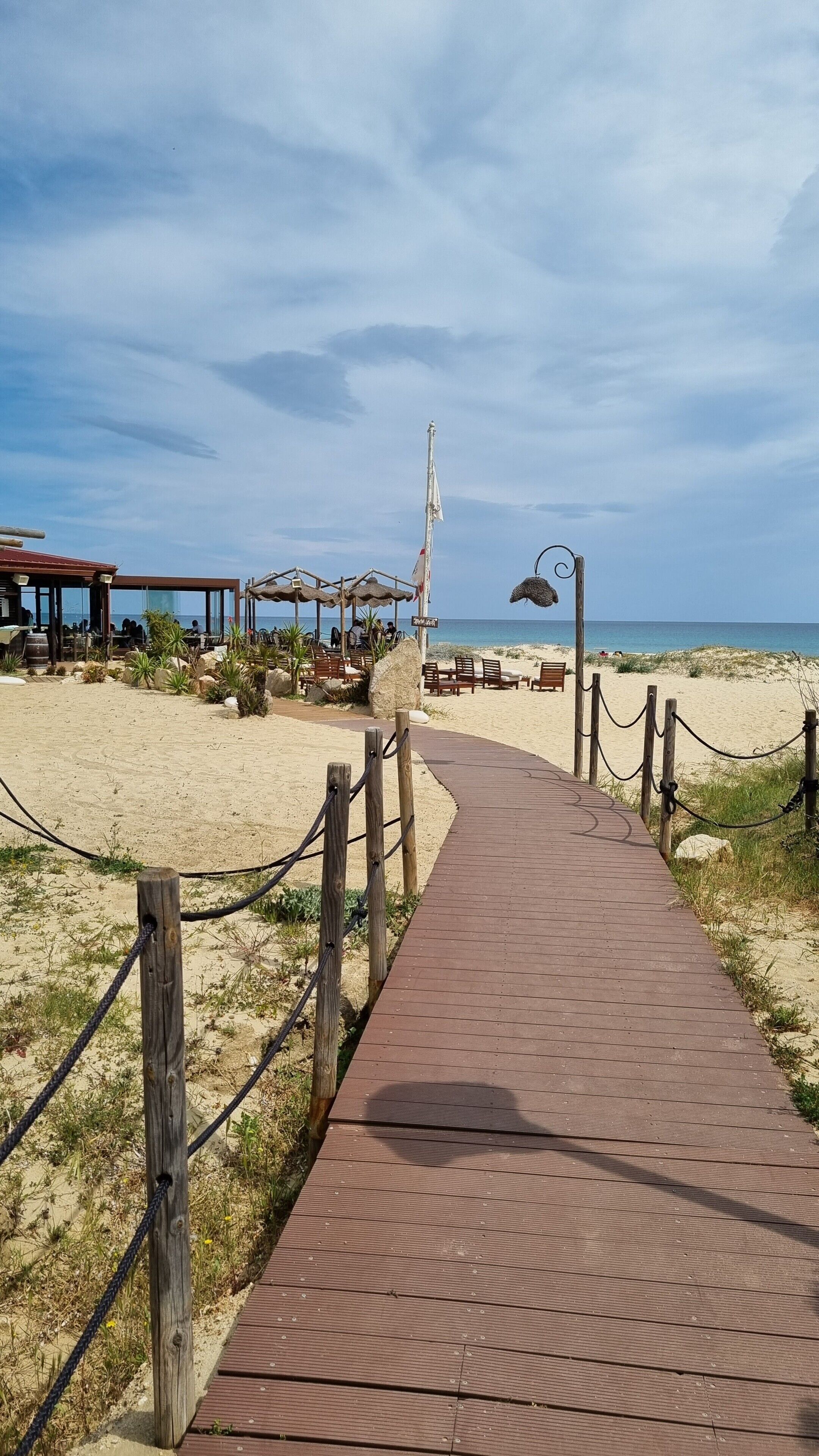 Una spiaggia nelle vicinanze