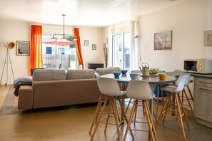 Dining - House 100m2 Near Beach and Forest - Terrace & Garden (Saint-Jean-de-Monts)