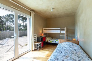 3 bedrooms, iron/ironing board, free WiFi, bed sheets - House 100m2 Near Beach and Forest - Terrace & Garden (Saint-Jean-de-Monts)