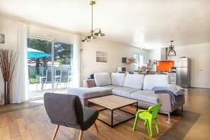 TV - House 100m2 Near Beach and Forest - Terrace & Garden (Saint-Jean-de-Monts)