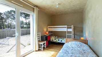 3 chambres, fer et planche Ă repasser, Wi-Fi gratuit, draps fournis