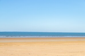 Beach nearby - House 100m2 Near Beach and Forest - Terrace & Garden (Saint-Jean-de-Monts)