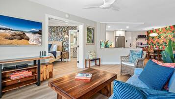 Luxury Apartment, Ocean View | Living area