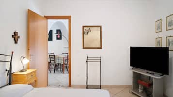 2 chambres, fer et planche Ă repasser, Wi-Fi gratuit, draps fournis