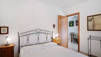 2 chambres, fer et planche Ă repasser, Wi-Fi gratuit, draps fournis