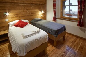 Spa - Apartment 'Appartamento 1' with Balcony and Wi-Fi (Cogne)