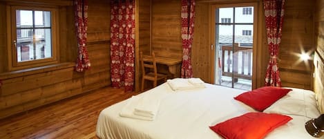 2 bedrooms, free WiFi, bed sheets, wheelchair access