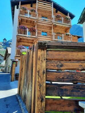 Property grounds - Apartment 'Appartamento 2' with Balcony and Wi-Fi (Cogne)