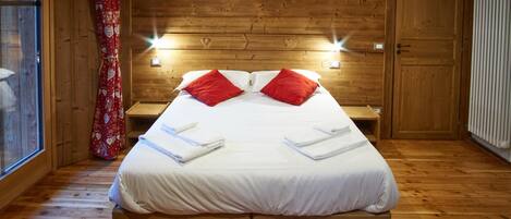 2 bedrooms, free WiFi, bed sheets, wheelchair access