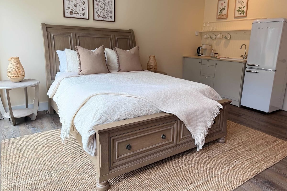 Studio Suite Deluks | Seprai premium, selimut bulu angsa, dan busa memori