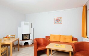 Televisión, chimenea, tenis de mesa y estéreo 