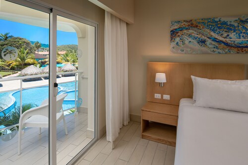 VIP Tropical Jr. Suite @ Lifestyle Holidays, Mandatory All-Inclusive Fee Extra