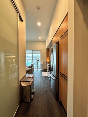 Interior - One BR Apt in Capitol Hill Seattle on Top Floor with View (Seattle)