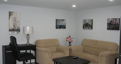 Beautiful 2-bedroom Guest Home in Guelph