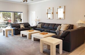 Smart TV, video games, DVD player, stereo - Available Aug! Stay at BlueWalden waterfront, 5 ensuite bedrooms, pool/spa, dock (Montgomery)