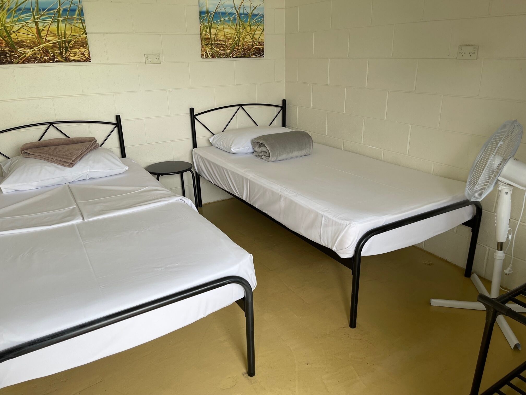 9 bedrooms, WiFi, bed sheets