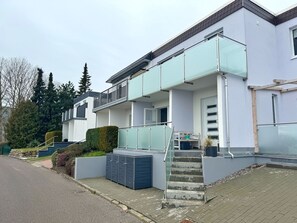 Unclassified image, 5 of 11, button