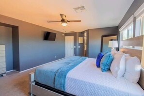 3 bedrooms, iron/ironing board, travel crib, WiFi - Hot Tub+Heated Pool/Loving Home! (Casa Grande)