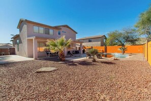 Exterior - Hot Tub+Heated Pool/Loving Home! (Casa Grande)