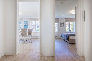 1 sovrum, skrivbord, strykjÀrn/strykbrÀda och wi-fi